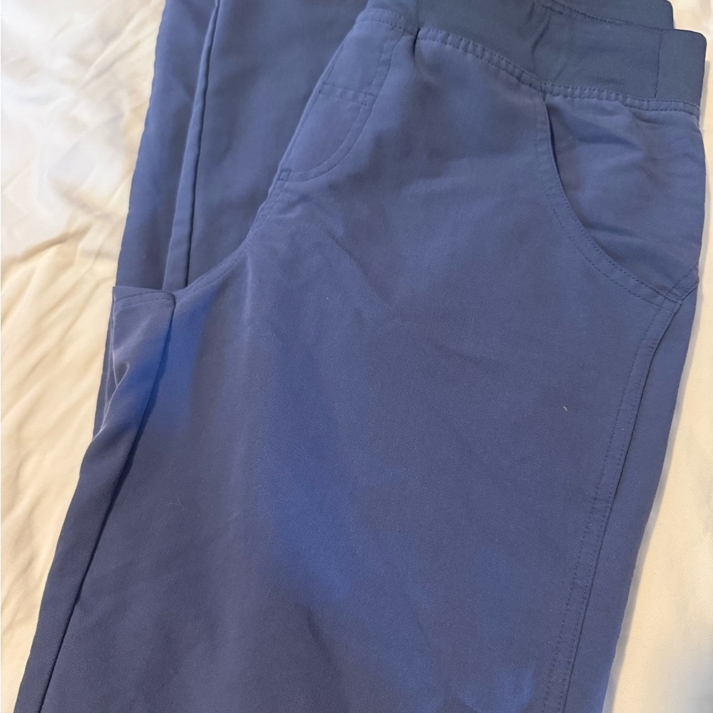 Figs Women's Kade Pants in grey